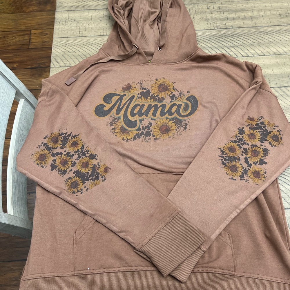 Super cute “Mama” hoodie